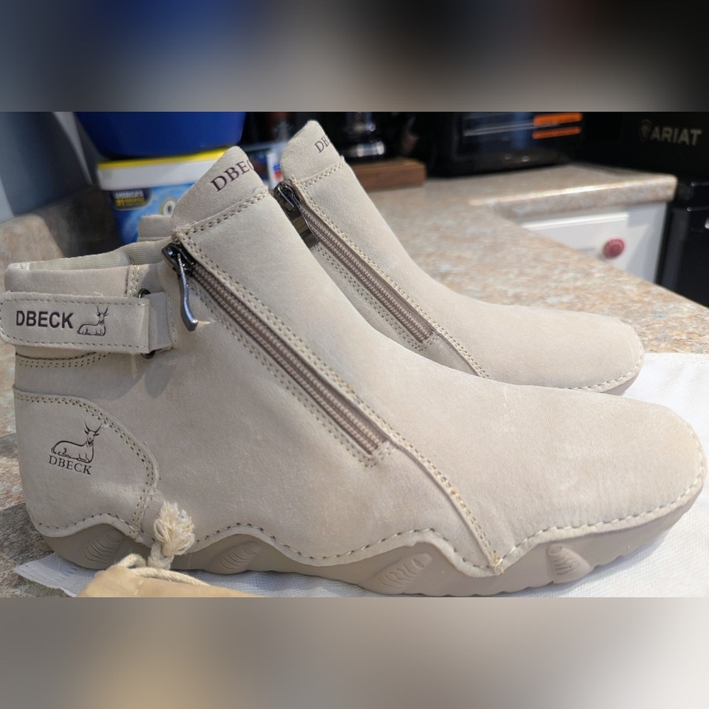 Women's Size 44 DBECK Booties